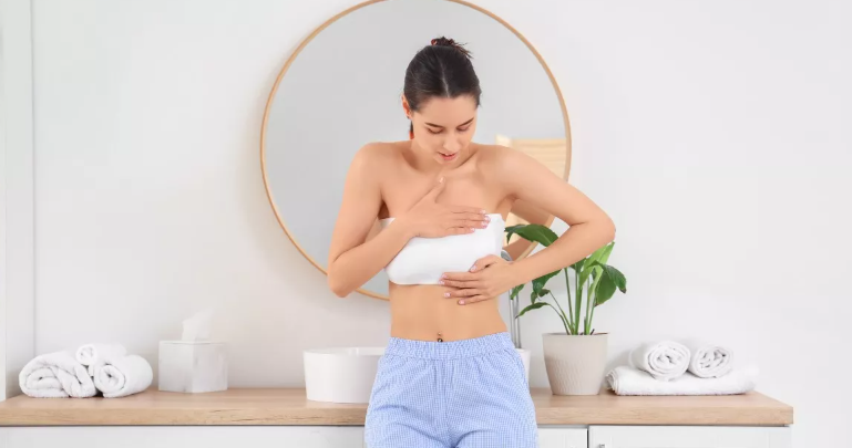 Καρκίνος μαστού: Γιατί είναι πιο επιθετικός στις νέες γυναίκες – Το κενό στην πρόληψη που «γιγαντώνει» το πρόβλημα