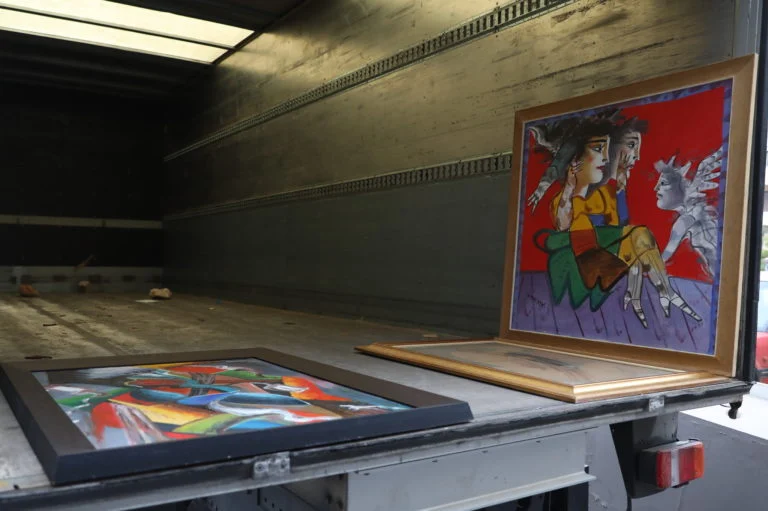 Υπόθεση Τσαγκαράκη: Τι πρέπει να κάνουν οι πολίτες που έχουν αγοράσει έργα από την γκαλερί σύμφωνα με την ελληνική αστυνομία