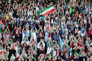 Ιστορική απόφαση: Μετά από 40 (!) χρόνια οι γυναίκες του Ιράν μπήκαν στο γήπεδο (ΒΙΝΤΕΟ – ΦΩΤΟΓΡΑΦΙΕΣ)