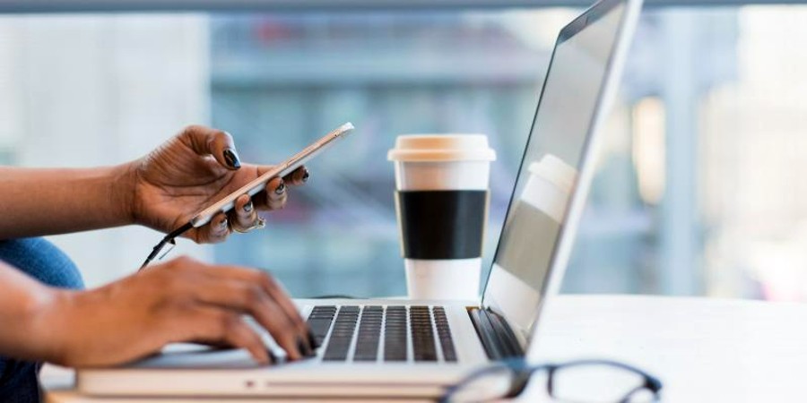 Τηλεργασία στο Δημόσιο: Αποδεκτή η αναπομπή του ΠτΔ από την Ολομέλεια της Βουλής - Τι αλλάζει