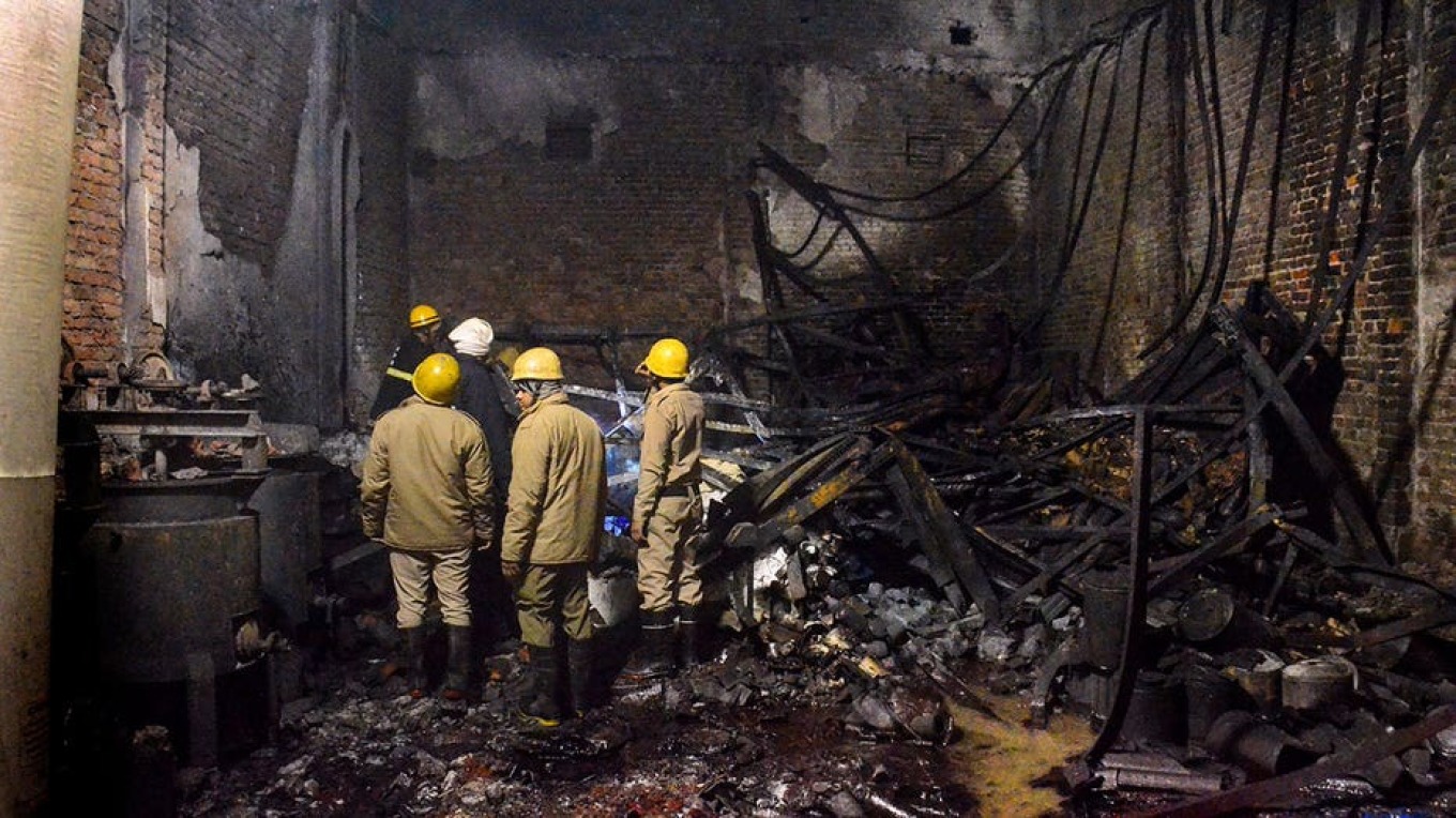 Δέκα νεκροί και 15 τραυματίες από έκρηξη σε εργοστάσιο πυροτεχνημάτων στην Ινδία
