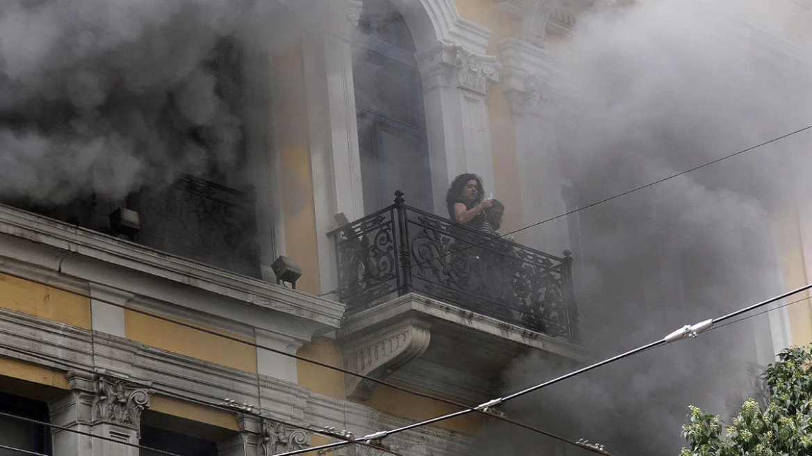 Στην Ελλάδα φθάνει σήμερα η 46χρονη από τη Βρετανία που κατηγορείται για τον εμπρησμό στη Marfin