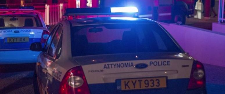 ΠΑΦΟΣ: Έσπασαν το παράθυρο αυτοκινήτου Κύπριας και έκλεψαν ένα μικρό ΄'θησαυρό'