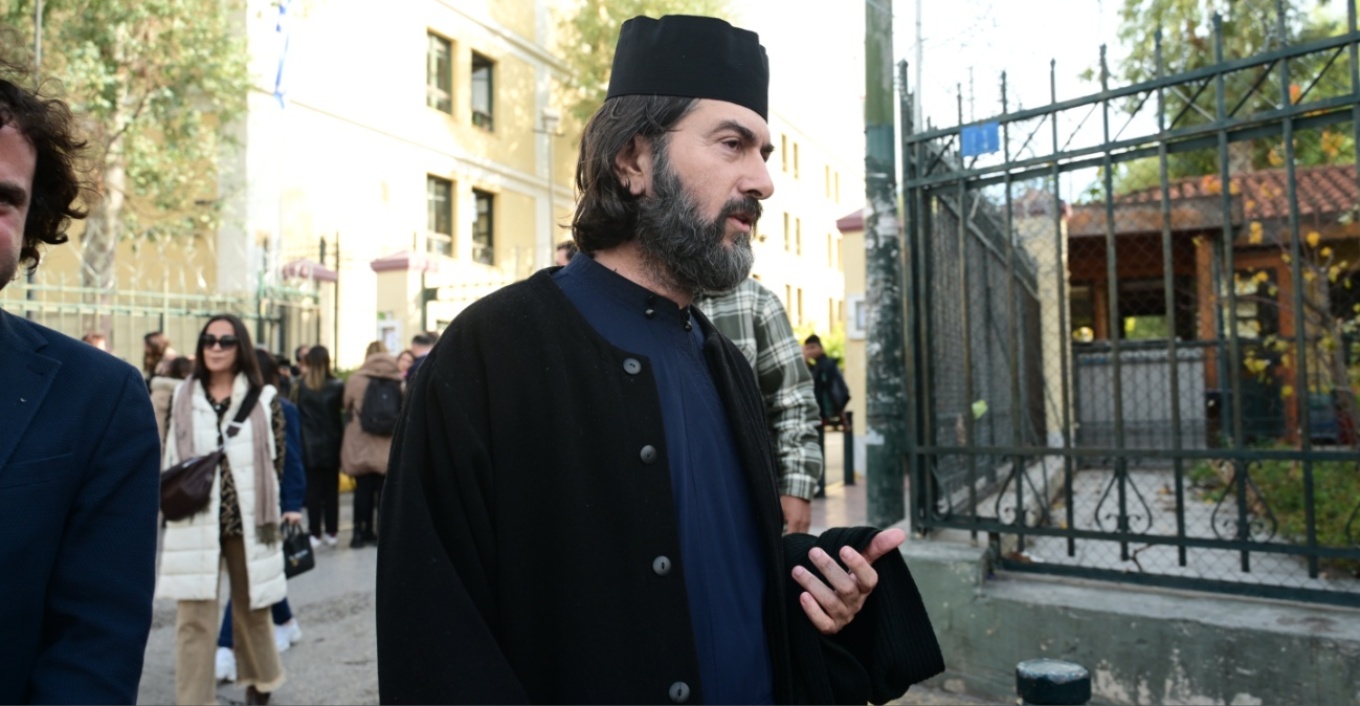 Ομόφωνα αθώος ο πατέρας Αντώνιος για την υπόθεση της Κιβωτού του Κόσμου - Συγκινήθηκε στο άκουσμα της απόφασης 