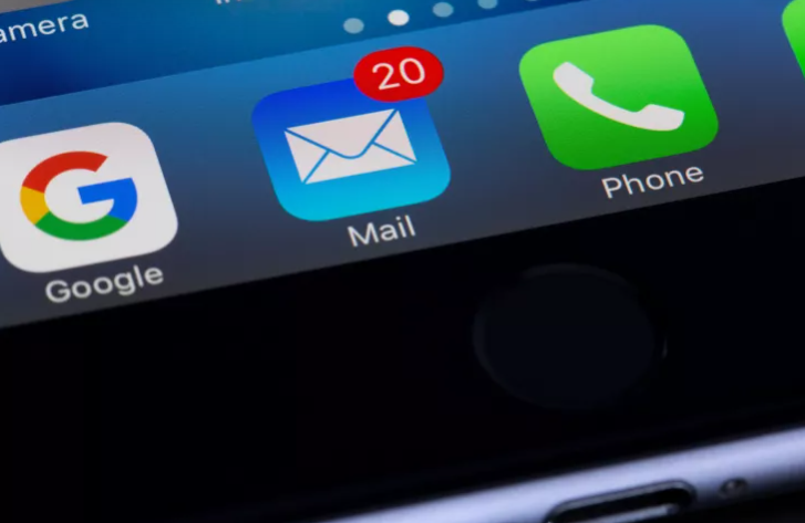 Πώς παίρνεις πίσω ένα email πριν φτάσει στον παραλήπτη: Το κόλπο για να το προλάβεις