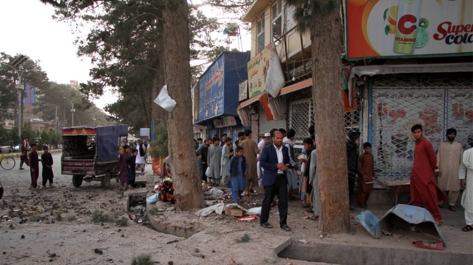 Πολύνεκρη βομβιστική επίθεση στο Αφγανιστάν: 21 νεκροί και 90 τραυματίες