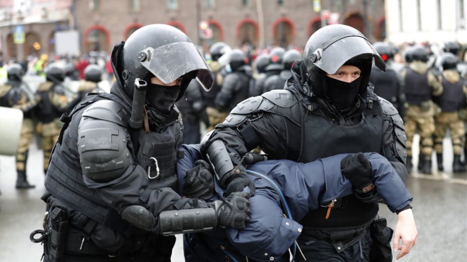 Ρωσία: Πάνω από 4.400 συλλήψεις σε διαδηλώσεις υπέρ του Ναβάλνι