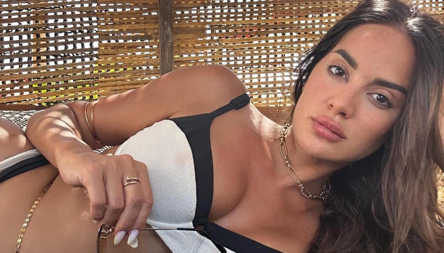 Ρία Ελληνίδου: Ποζάρει με μπικίνι και ξετρελαίνει τους followers - Δείτε φωτογραφίες
