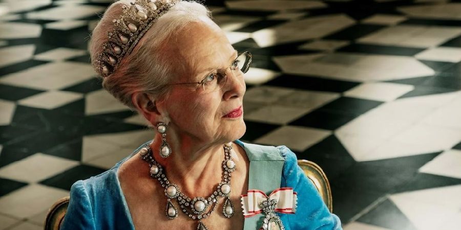 Μια αληθινή βασίλισσα εργάζεται για το Netflix - Ποια δουλειά κάνει