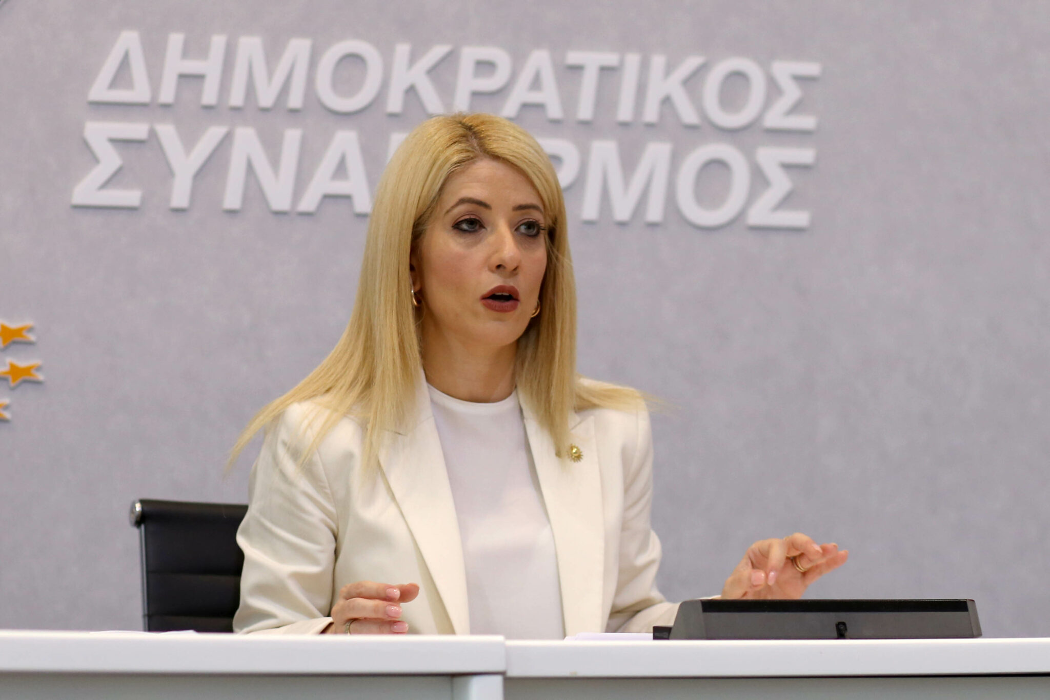 Αννίτα Δημητρίου: Η απόφαση για απόσυρση και η απάντηση για «στημένα παιχνίδια» και «κόλπα κάτω από το τραπέζι» (VIDEO)