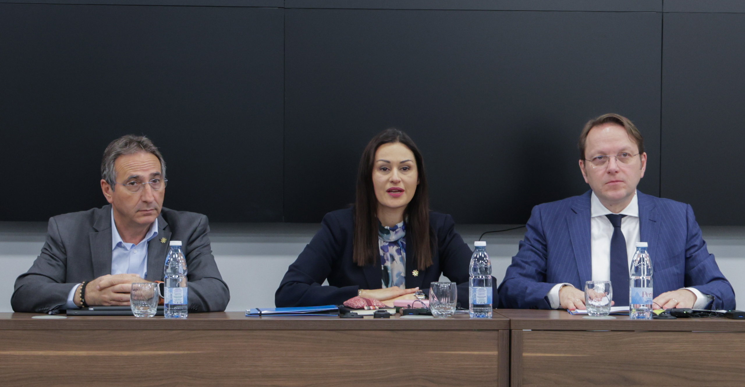 «Καμία χαλάρωση στον κανονισμό» - Όσα είπε ο Ευρωπαίος Επίτροπος για αφθώδη πυρετό