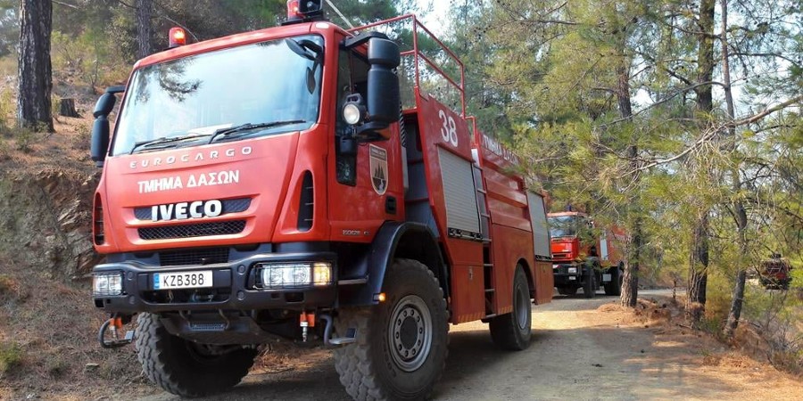 Αναποδογυρίστηκε πυροσβεστικό όχημα στην Πυρκαγιά της Επ. Λεμεσού