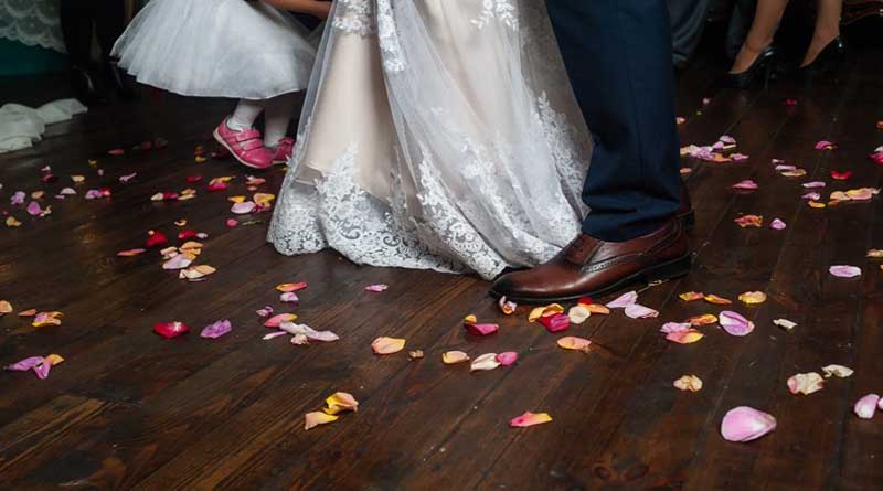 Χαμός σε γαμήλια δεξίωση στην Λάρισα - Έπαιξαν ξύλο οι συμπέθεροι 