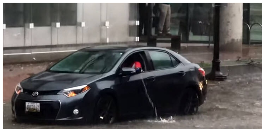 Όταν το αυτοκίνητό σου έχει πλημμυρίσει και νομίζεις ότι βρήκες τη λύση  - VIDEO