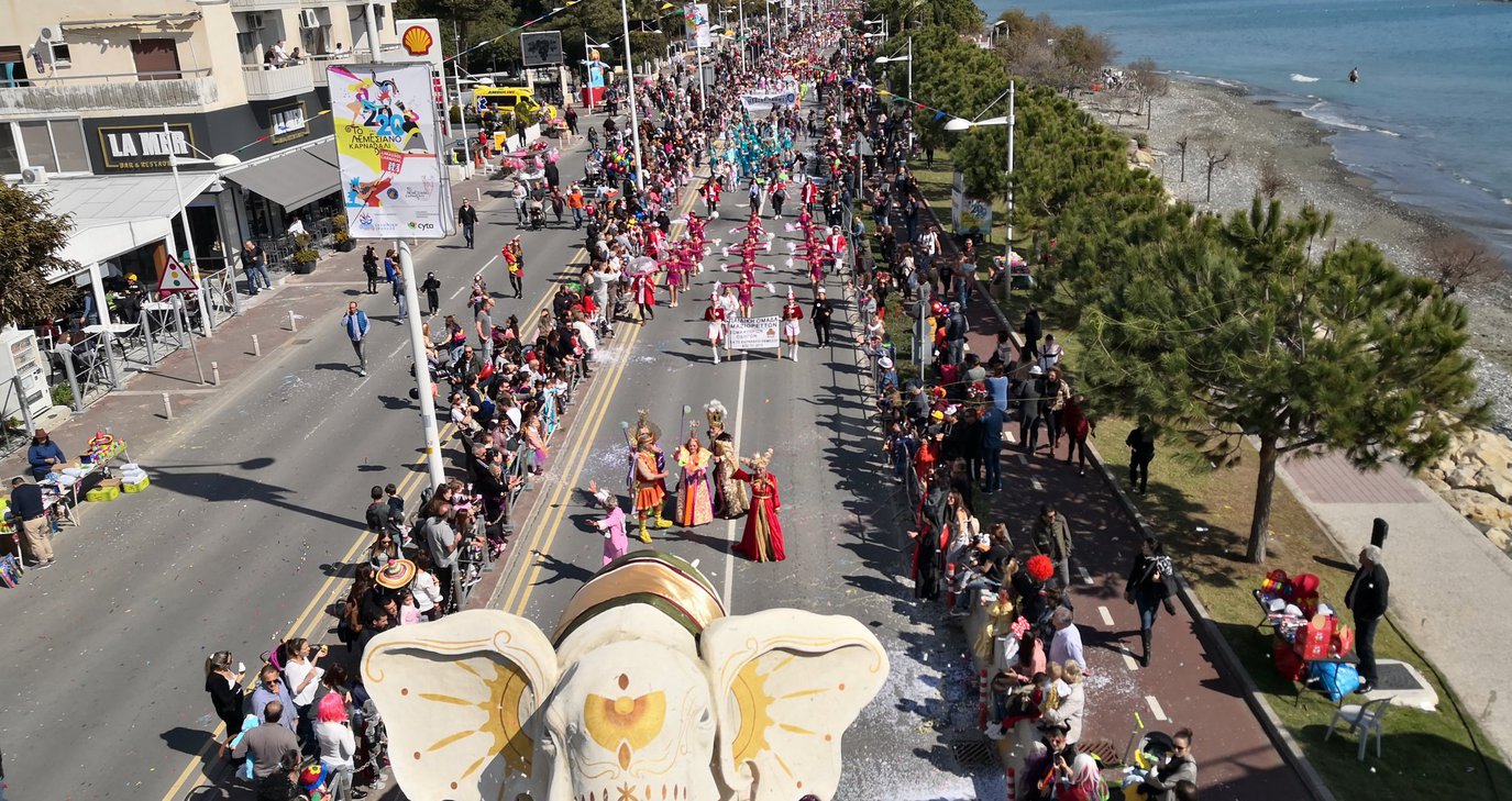 Σε ρυθμούς καρναβαλιού η Λεμεσός - Αρχή με την παιδική παρέλαση 