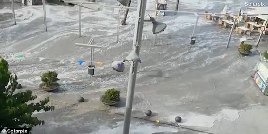Τσουνάμι 1,5 μέτρου χτύπησε τη Μαγιόρκα -Πλημμύρισαν παραλίες και δρόμοι – VIDEO