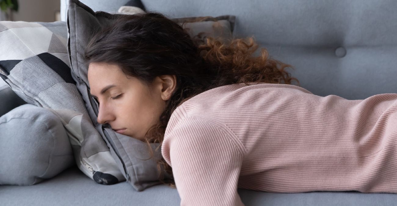 Ξυπνάτε κουρασμένοι, ενώ έχετε κοιμηθεί οκτάωρο; 5 λάθη που σας «ρουφούν» την ενέργεια – Πώς να τα διορθώσετε