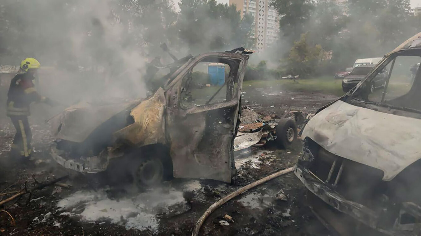 Ουκρανία: Οκτώ νεκροί από ρωσικά πλήγματα και ζημιές σε μαιευτική κλινική