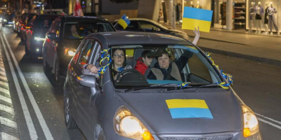Αυτοκινητοπομπή διαμαρτυρίας στη Λεμεσό: Με κορναρίσματα διεκδικούσαν ειρήνη και λήξη του πολέμου στην Ουκρανία