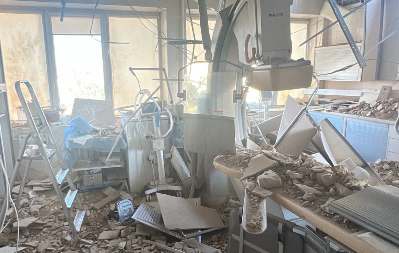 Νέα ρωσική επίθεση στο Κίεβο με στόχο υποδομές, ένας τραυματίας από χτύπημα σε νοσοκομείο, φωτογραφίες