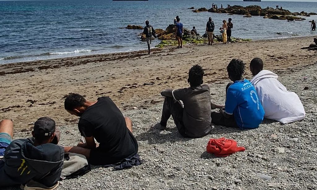 Απίστευτο περιστατικό: Μπήκε στο δωμάτιό της και βρήκε έναν... Μαροκινό γυμνό στο κρεβάτι της στη Θέουτα 