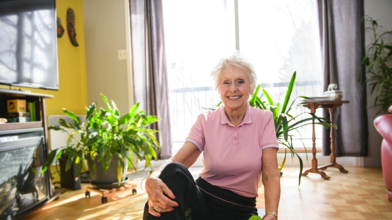 Είναι 98 ετών και προπονείται 4 φορές την εβδομάδα -Αυτές οι 9 ασκήσεις τη διατηρούν δυνατή και δραστήρια