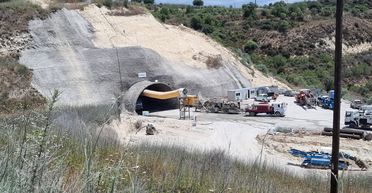 Στην Επιτροπή Μεταφορών η σύμβαση δρόμου Πάφου - Πόλης Χρυσοχούς