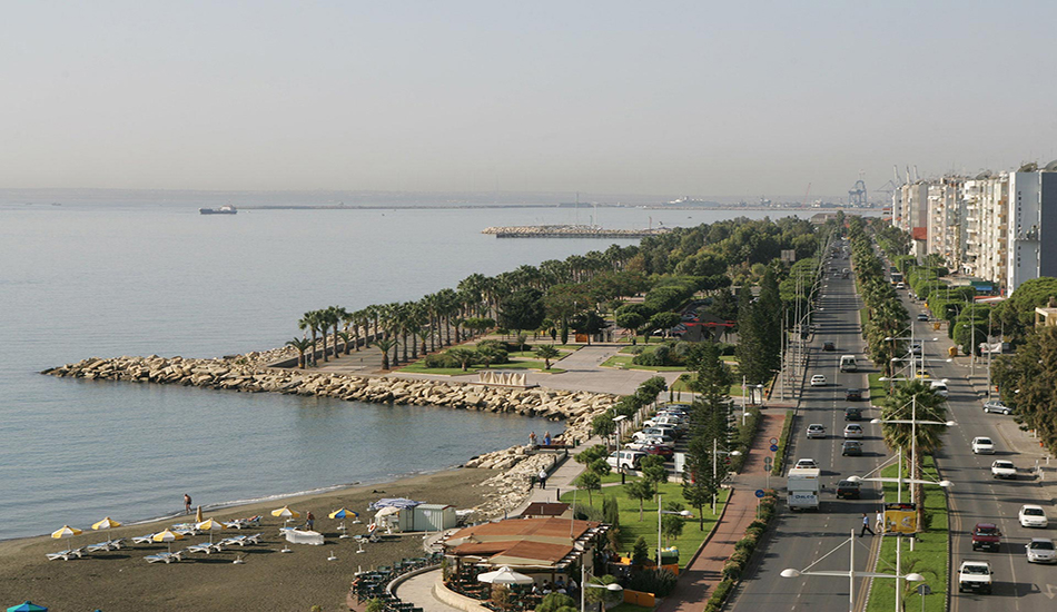 ΛΕΜΕΣΟΣ: Οργή και αγανάκτηση από τον Δήμαρχο Ν.  Νικολαΐδη για τη ρύπανση στις θάλασσες της πόλης – «Οι αρμόδιοι να αναλάβουν τις ευθύνες τους»
