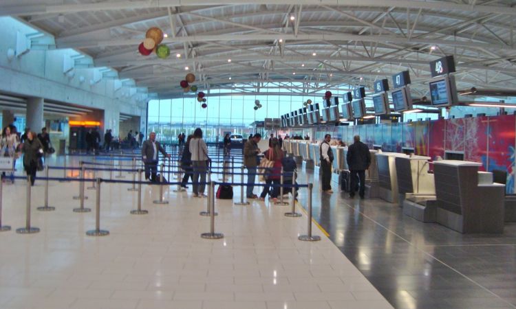 «Πρωτόγνωρη επιβατική κίνηση αναμένεται στα αεροδρόμια Λάρνακας και Πάφου» - Δυο ώρες νωρίτερα να βρίσκεται στα αεροδρόμια το κοινό