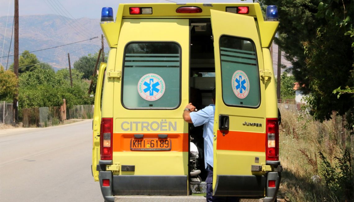 Σοβαρό τροχαίο ατύχημα στην Κρήτη – Τους απεγκλώβισε η Πυροσβεστική από τα συντρίμμια - Διασωληνωμένος στο νοσοκομείο άνδρας