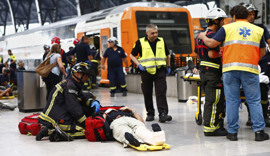 ΙΣΠΑΝΙΑ: Πέραν των 50 τραυματιών σε σιδηροδρομικό ατύχημα στη Βαρκελώνη