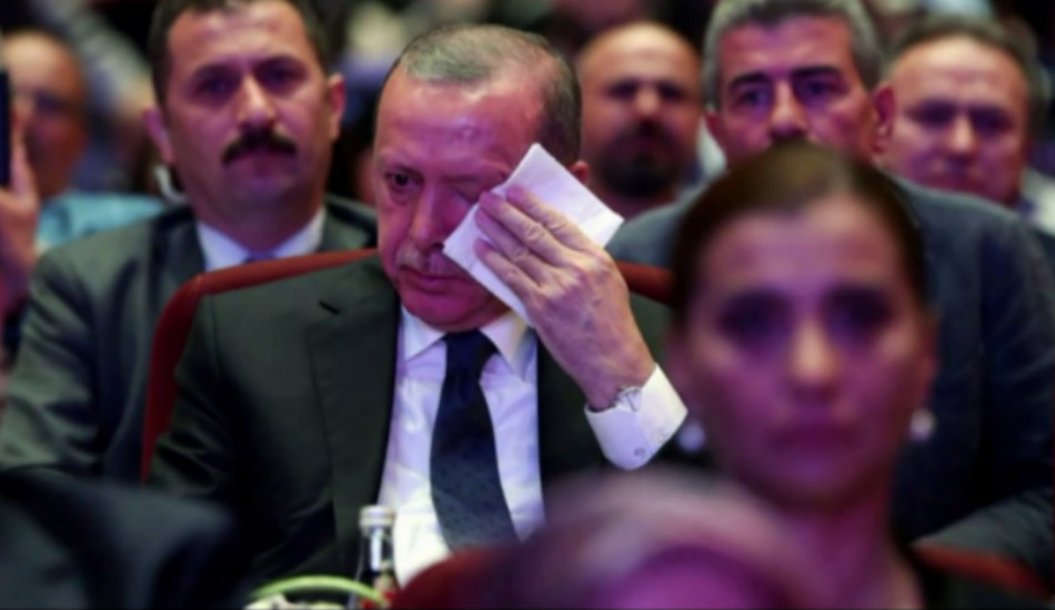 Λύγισε ο Σουλτάνος! Tα δάκρυα του Ερντογάν ακούγοντας το ποίημα ενός πατέρα που έχασε τα δίδυμα αγόρια του στο πραξικόπημα - ΦΩΤΟΓΡΑΦΙΕΣ