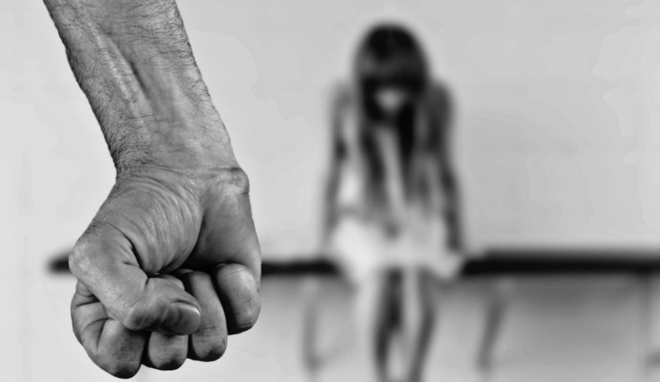 ΛΑΡΝΑΚΑ: Ποινή φυλάκισης σε 22χρονο για απόπειρα βιασμού - Την κτυπούσε με γροθιές στο πρόσωπο και τη δάγκωνε