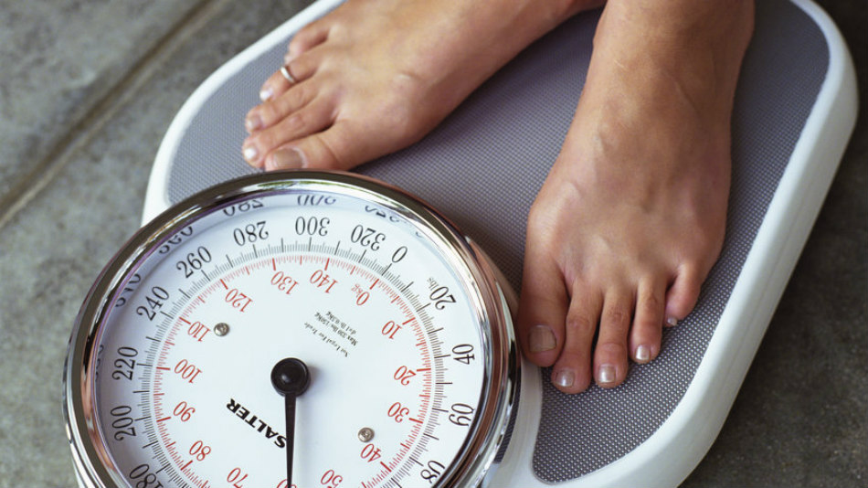Κάνεις δίαιτα αλλά έχεις κολλήσει στα ίδια κιλά; Να πώς θα «ξεμπλοκάρεις»