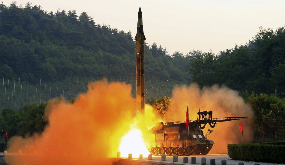 Καταδικάζει την εκτόξευση πυραύλου από τη Βόρεια Κορέα η Ε.Ε - «Στρατιωτικές επιλογές» συζητούν ΗΠΑ-Ν.Κορέα
