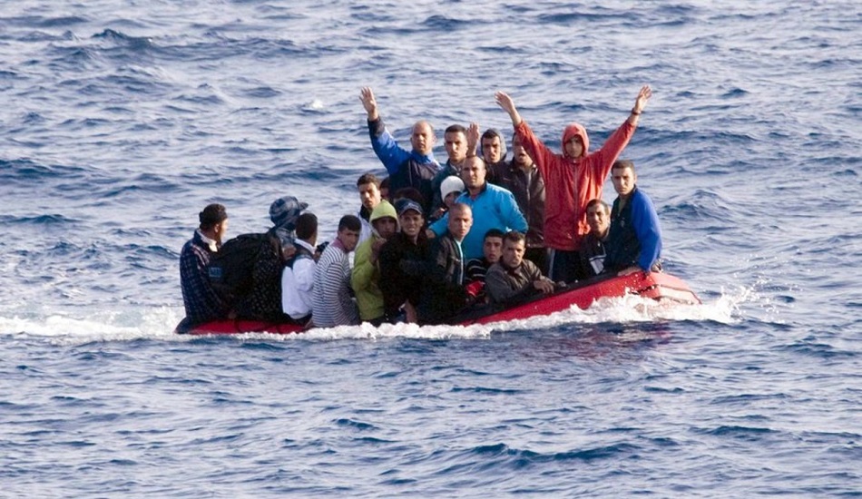 ΠΑΦΟΣ: Πλοιάριο με μετανάστες ανοικτά του Πωμού – Σε κινητοποίηση οι αρχές