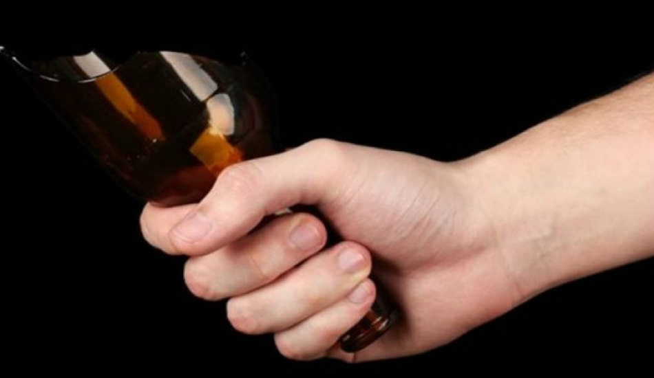 Τρίκαλα: 24χρονος κάρφωσε σπασμένο μπουκάλι σε 70χρονο σε πανηγύρι