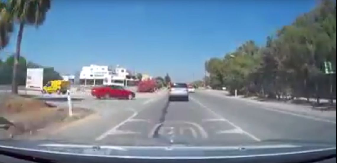 Οδηγός «κίνδυνος – θάνατος» σε δρόμο της Κύπρου – Έκανε «ακροβατικά» και «έξυσε» διερχόμενο όχημα – VIDEO