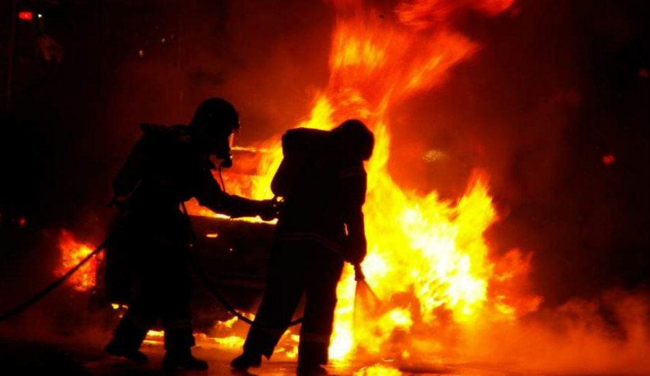 ΛΕΜΕΣΟΣ: Φωτιά σε σταθμευμένο όχημα