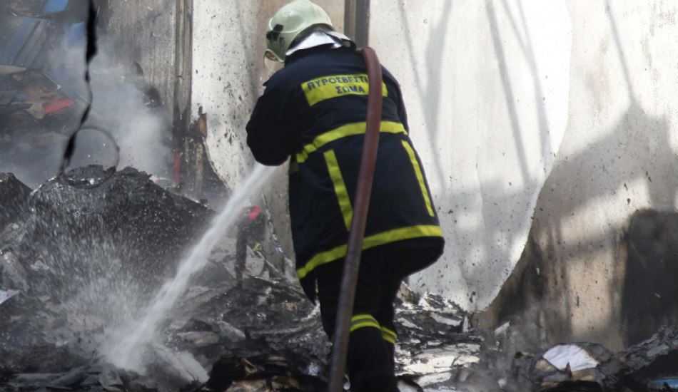 ΛΑΡΝΑΚΑ: Ξέσπασε φωτιά σε υπόγειο πολυκατοικίας - Πιθανό αίτιο ένα αποτσίγαρο