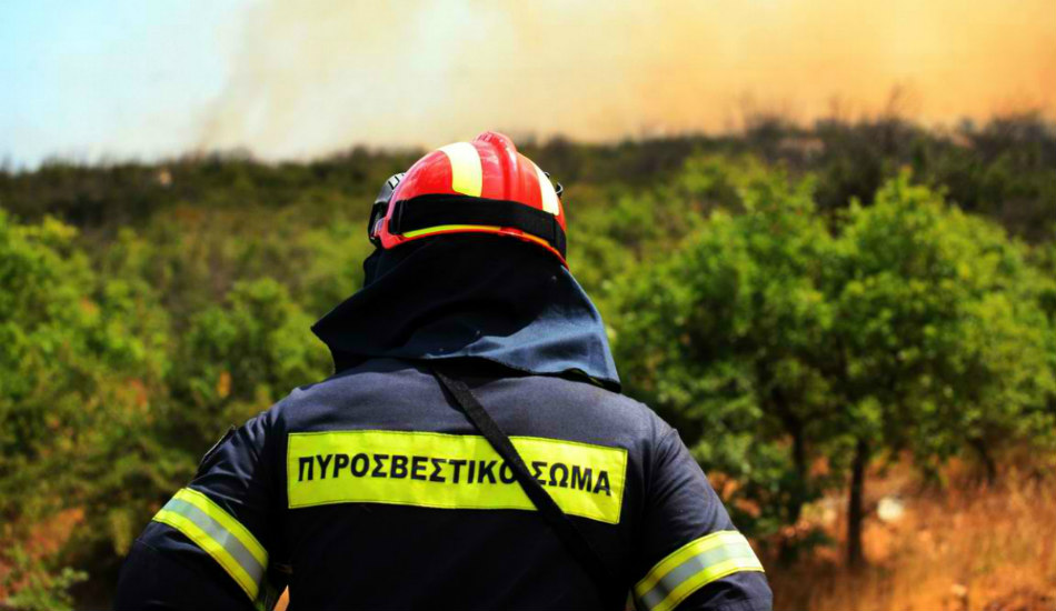 Παραλίγο τραγωδία στο Σινά Όρος - Πυρκαγιά κινδύνεψε να κάψει κατοικίες