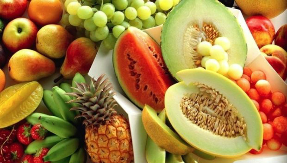 Πόσες θερμίδες έχουν τα πιο γνωστά καλοκαιρινά φρούτα - Kάποια κρύβουν «παγίδες»