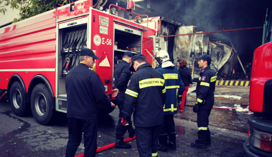 Παρανάλωμα του πυρός ταβέρνα στη Μεσόγη - Σε κινητοποίηση την Πυροσβεστική