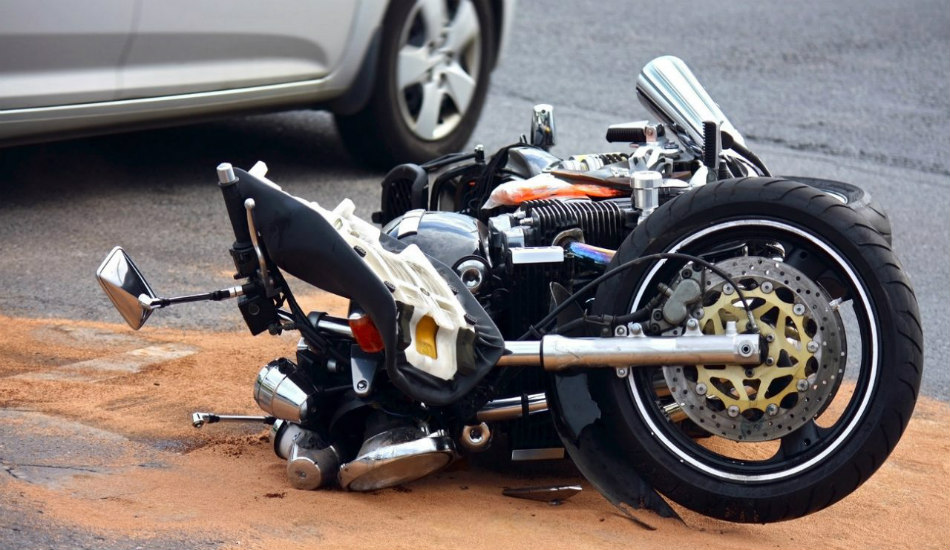 ΠΑΦΟΣ: Τροχαίο ατύχημα με τραυματία 24χρονο μοτοσικλετιστή - 50χρονη του ανέκοψε την πορεία