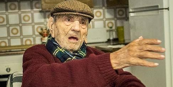 Αυτός είναι ο γηραιότερος άνθρωπος στον κόσμο – Ένας υπερήφανος αγρότης που σε λίγες μέρες γίνεται 113 ετών