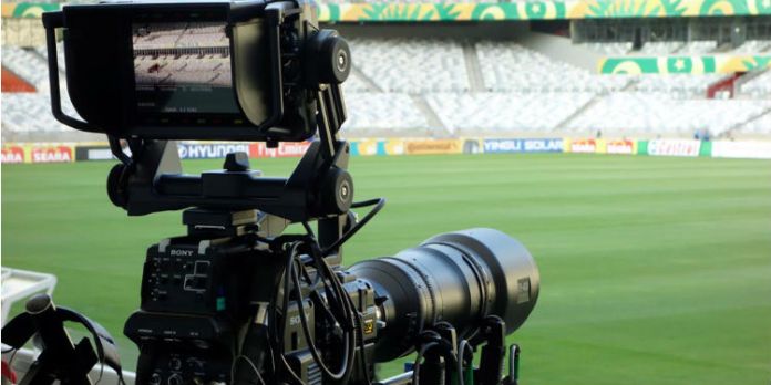 Κρούει τον κώδωνα κινδύνου ο ΥΠΟΙΚ… για τα τηλεοπτικά δικαιωμάτα ποδοσφαιρικών σωματείων