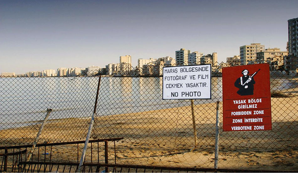 Πόρτα σε Τουρκοκύπριο δημοσιογράφο - Δεν επετράπη η είσοδος στην παραλία της Δερύνειας