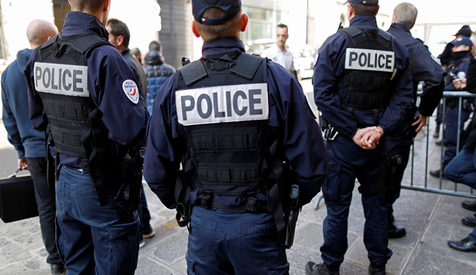 ΓΑΛΛΙΑ: Όχημα παρέσυρε στρατιώτες σε προάστιο του Παρισιού – Σοβαρά τραυματίες