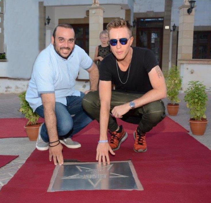 ΑΓΙΑ ΝΑΠΑ: Ο DJ Nicky Romero απέκτησε το δικό του αστέρι στην Πλατεία Διασημοτήτων