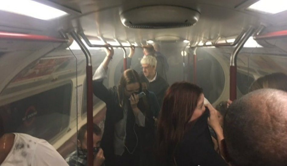 ΛΟΝΔΙΝΟ: Σε ελαττωματικό τρένο οφείλεται ο καπνός σε σταθμό μετρό